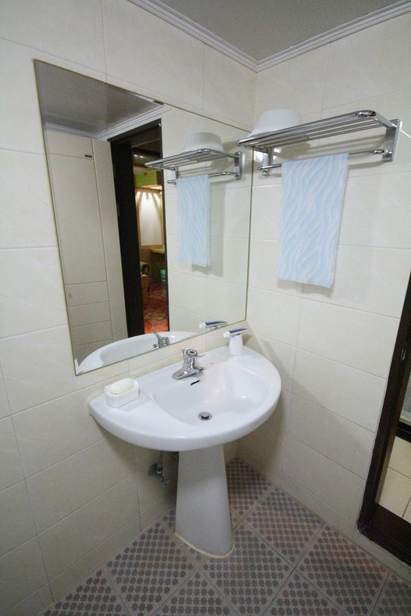 Alibaba Motel Пусан Екстер'єр фото